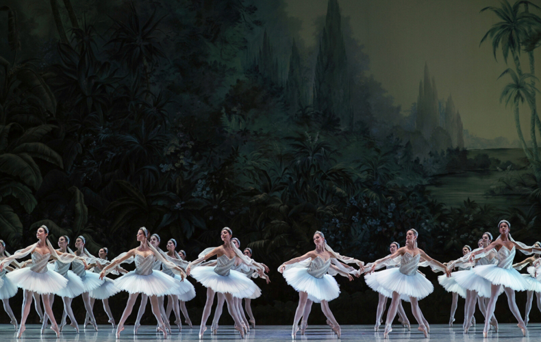 La Balayadère de Rudolf-Noureev - Actre III - Les Ombres photo Svetlana Loboff Opéra national de Paris