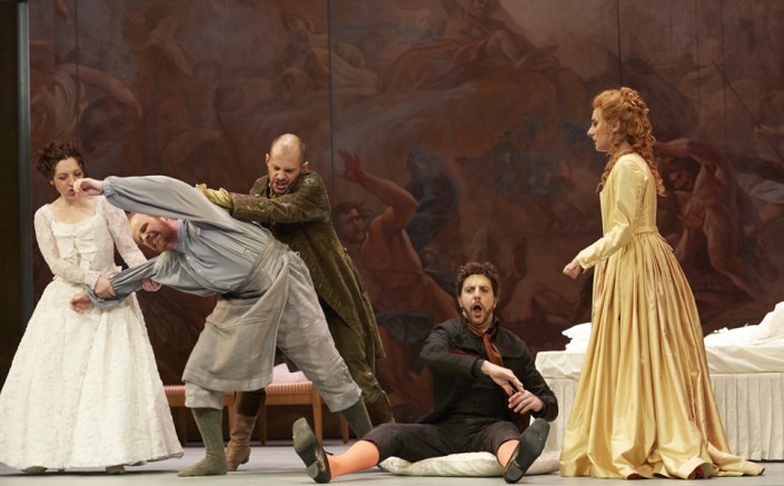 Les noces de Figaro de Mozart dans la mise en scène de Marco Arturo Marelli