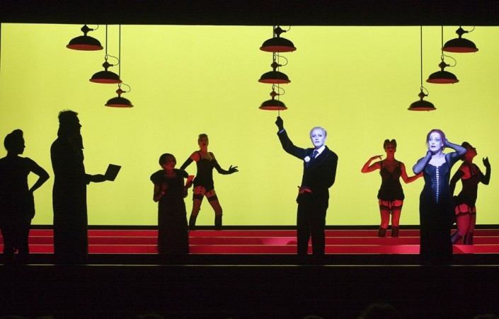 L’Opéra de quat’sous par Robert Wilson photo Lesley Leslie-Spinks