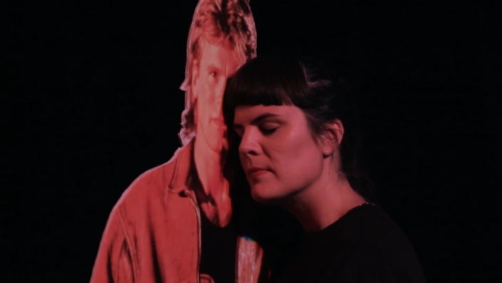 Enora Boëlle dans J’ai écrit une chanson pour Macgyver