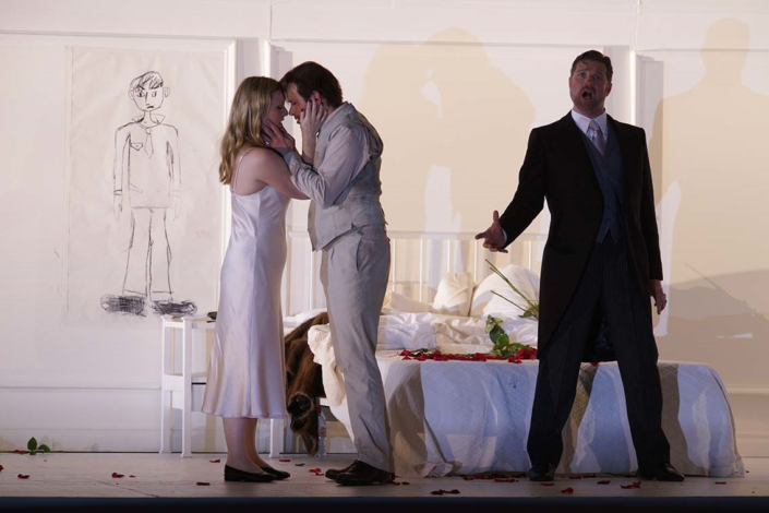 Stefano Montanari dirige Rodelinda d’Haendel dans une mise en scène de Claus Guth à l’Opéra de Lyon © Javier del Real