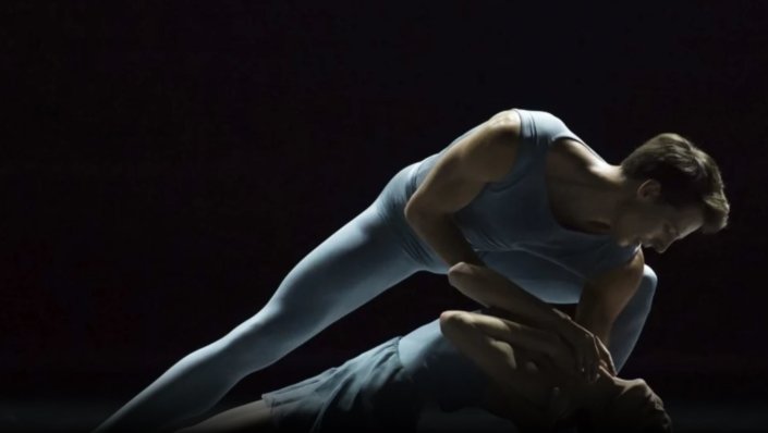 At the Hawk’s Well, une création de Hiroshi Sugimoto et Alessio Silvestrin pour le Ballet de l’Opéra de Paris © Julien Benhamou OnP