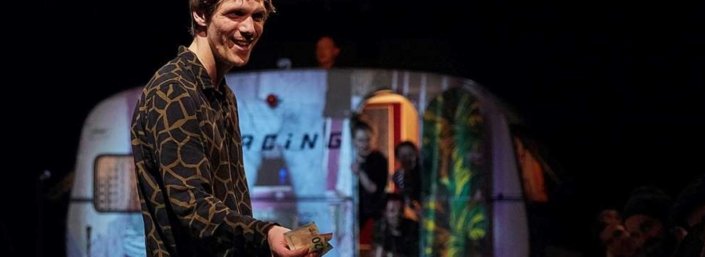 Girls Boys Love Cash du Citizen.KANE.Kollektiv & Junges Ensemble Stuttgart photo Alex Wunsch