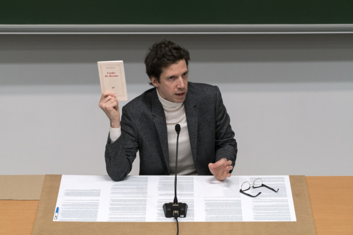 Guillaume Bailliart fait réentendre L’Ordre du discours de Michel Foucault dans les amphithéâtres d’universités © Marc Domage
