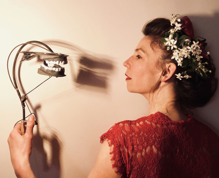 Le bal marionnettique des Anges du plafond