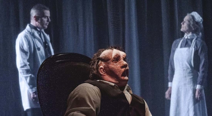 Antoine Chalard dans Elephant Man