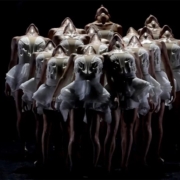 Le Lac des Cygnes d'Angelin Preljocaj © Jean-Claude Carbonne