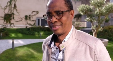 Souleymane Bah, lauréat 2020 du Prix Théâtre RFI © Siegfried Forster