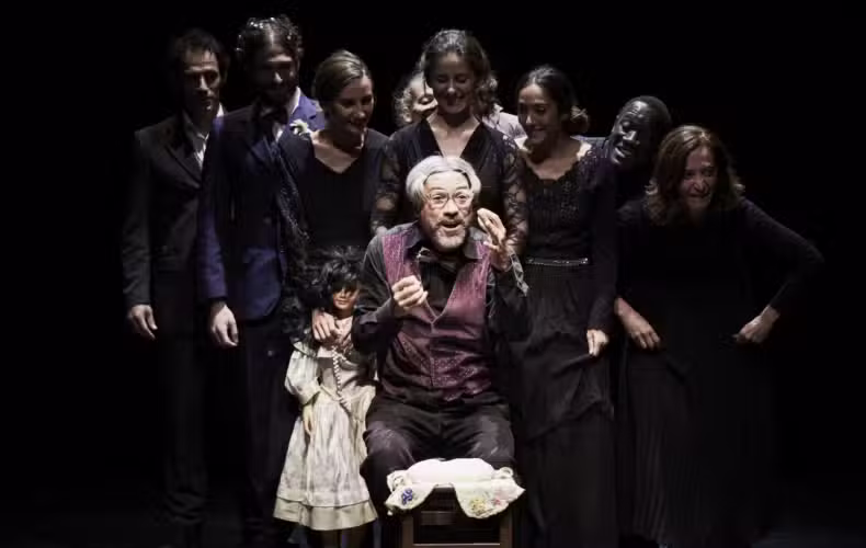 Pupo di zucchero – La festa dei morti d'Emma Dante au Gymnase du Lycée Mistral Festival d'Avignon 2021
