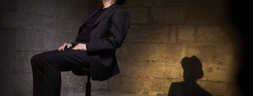 Jean-Quentin Chatelain dans Premier Amour de Beckett au Théâtre des Halles Avignon Off 2021