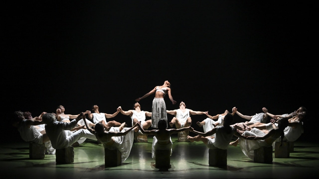 / critique / Le Malandain Ballet Biarritz attiré par la lumière chez Stravinsky