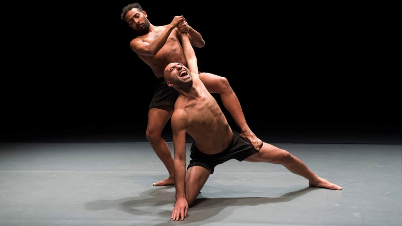 Ex-Pose(s) de Hela Fattoumi et Eric Lamoureux Festival Off Avignon 2022 Collection Lambert