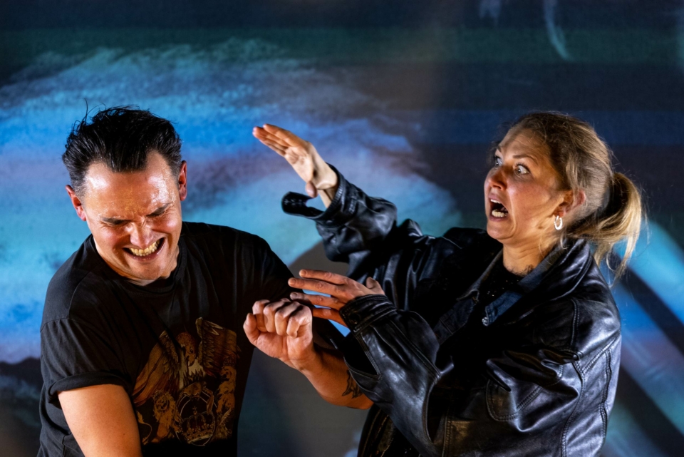 Julien Kosellek et Viktoria Kozlova mettent en scène Débris de Dennis Kelly