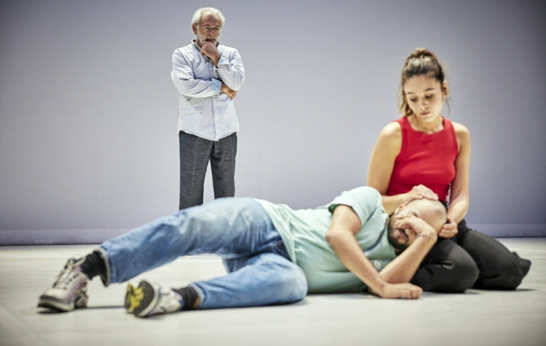 Zoé [et maintenant les vivants] de Théo Askolovitch