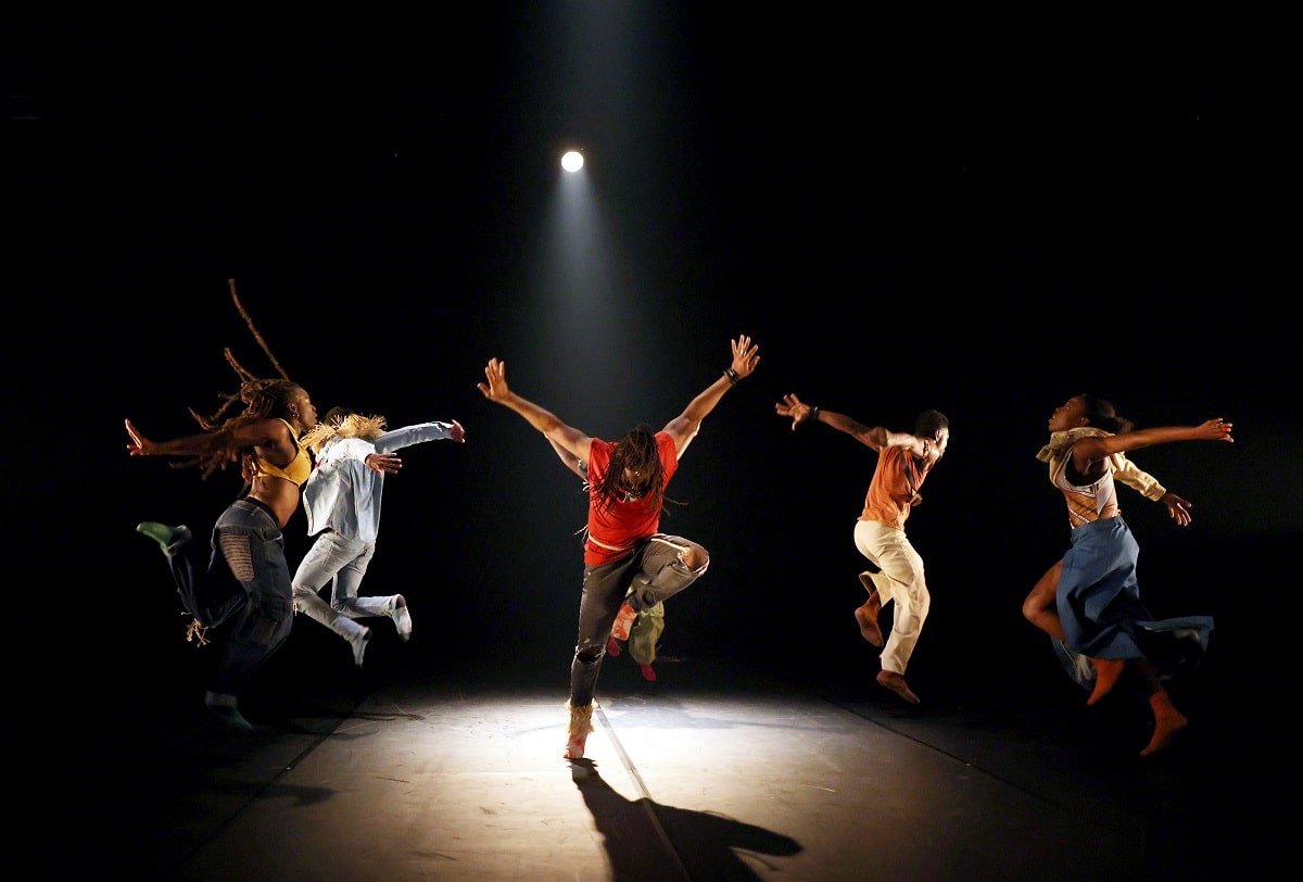 Matière(s) première(s), bal urbain africain