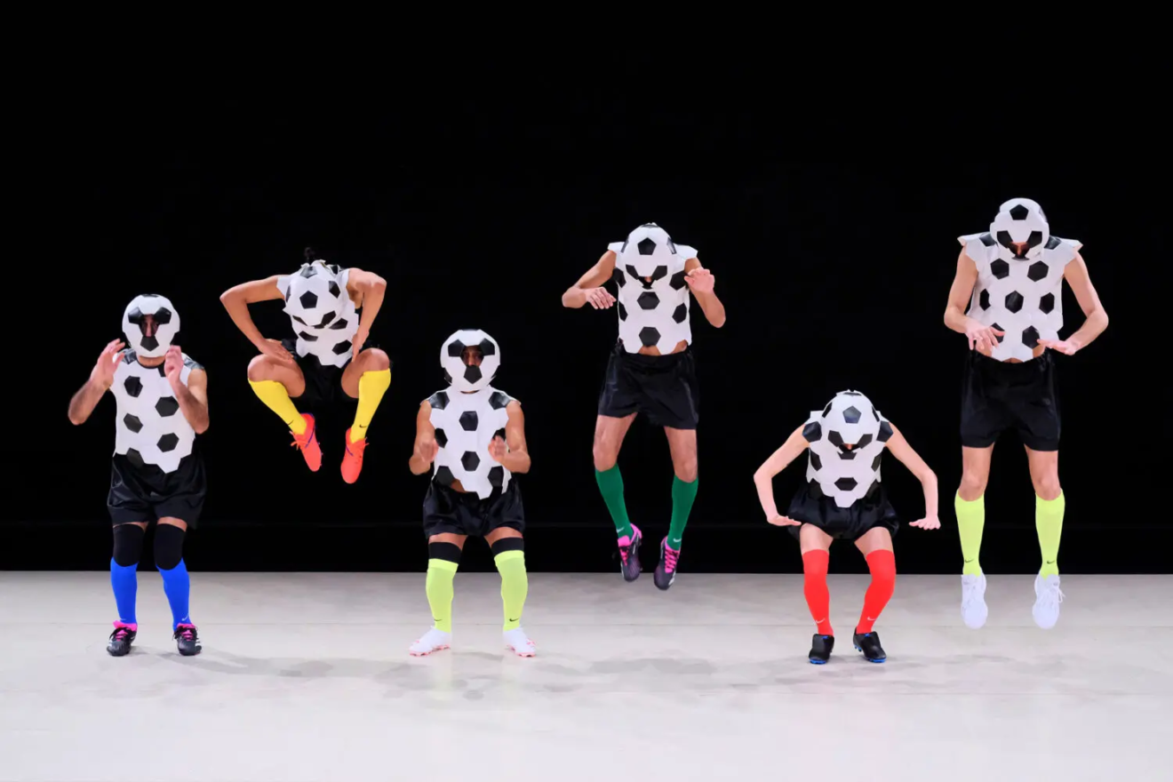 Du foot à la danse, il n’y a qu’un passement de jambes