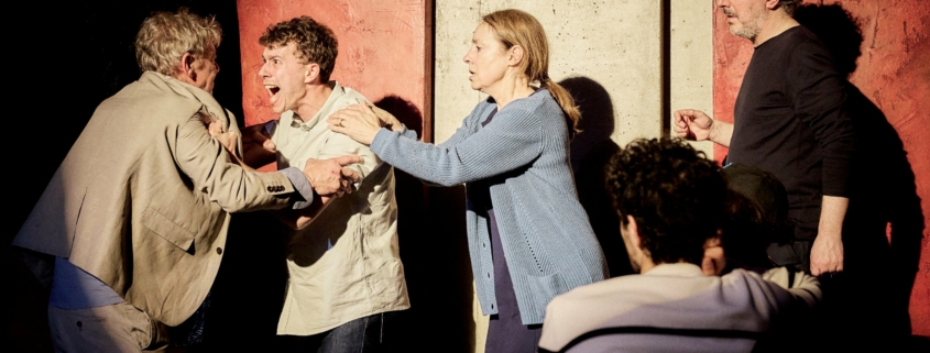 Marina Hands monte Six personnages en quête d'auteur de Pirandello à la Comédie-Française