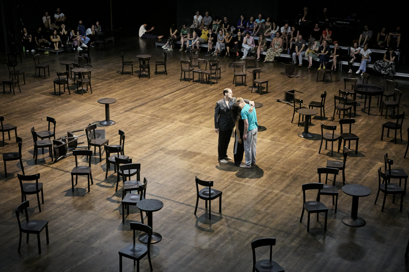 Forever de Boris Charmatz d'après Café Müller de Pina Bausch au Festival d'Avignon 2024