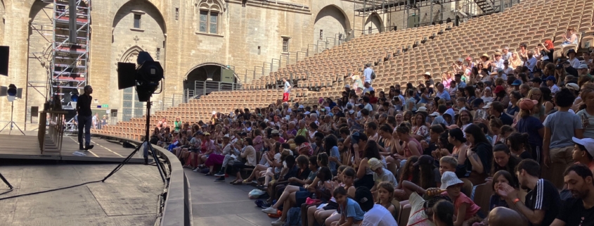 ASSITEJ - Scènes d’enfance dans la Cour d'honneur lors du Festival d'Avignon 2024