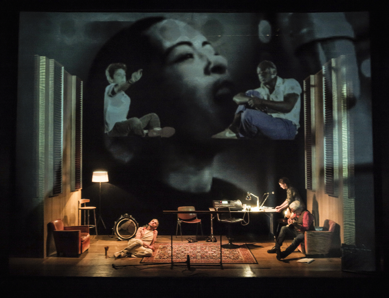 Anne Kessler monte Omar-Jo, son manège à lui de Guy Zilberstein, d'après L'Enfant multiple d'Andrée Chedid au Studio-Théâtre de la Comédie-Française