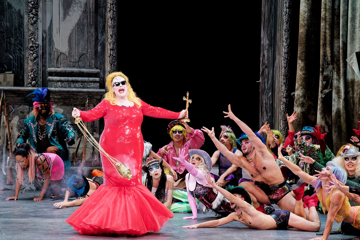 « Les Brigands » : Offenbach à la mode queer et voguing