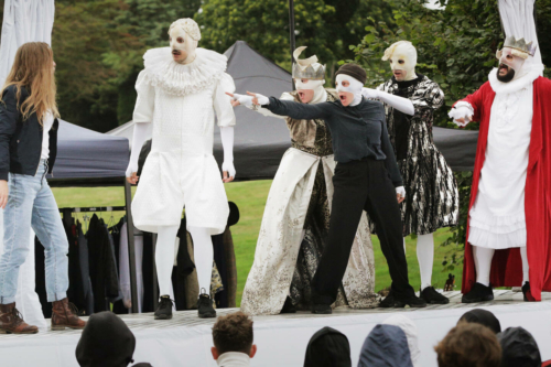 Simon Falguières crée Molière et ses masques au Festival du Moulin de l'Hydre