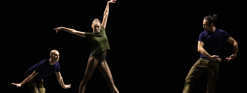 Loup Marcault-Derouard, Roxane Stojanov et Takeru Coste dans Rearray de William Forsythe