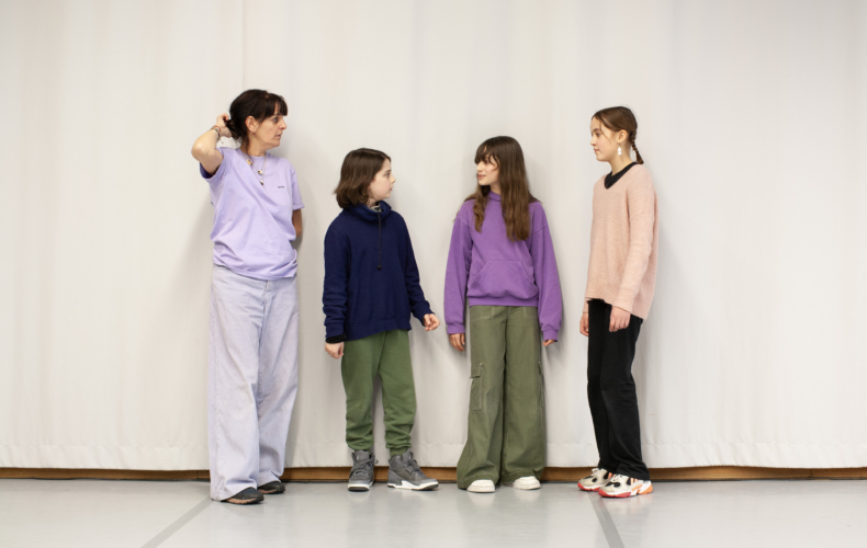 Jolente De Keersmaeker dans Recommencer ce monde (les créatures fabuleuses) de Jérôme Bel et Estelle Zhong Mengual