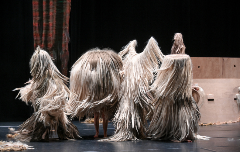 Le Collectif Mind the Gap crée Pour que l'année soit bonne et la terre fertile au Théâtre de Vanves