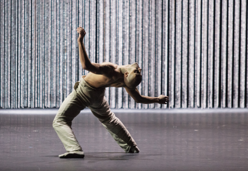 Loup Marcault-Derouard, un danseur contemporain à l’Opéra