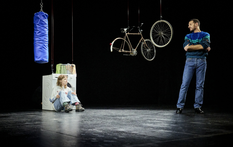 Johanny Bert monte Juste la fin du monde de Jean-Luc Lagarce au Théâtre de l'Atelier avec Vincent Dedienne