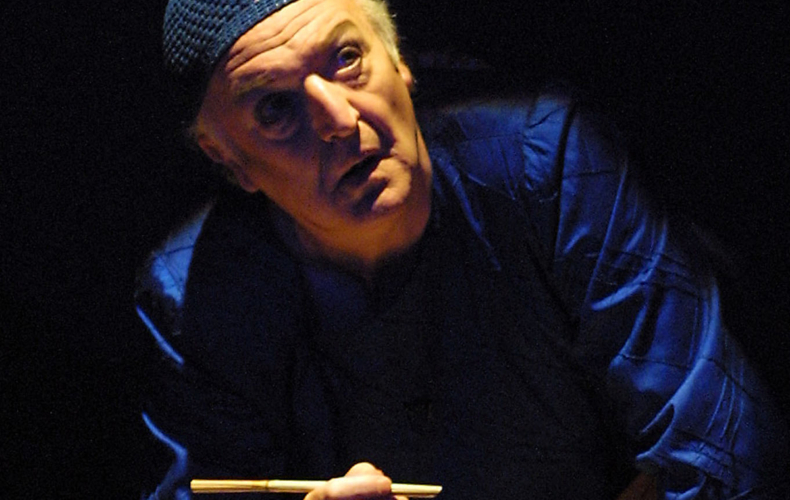 Bernard Freyd, dans le rôle d'Aménophis à l'Opéra du Rhin, à Strasbourg en 2002