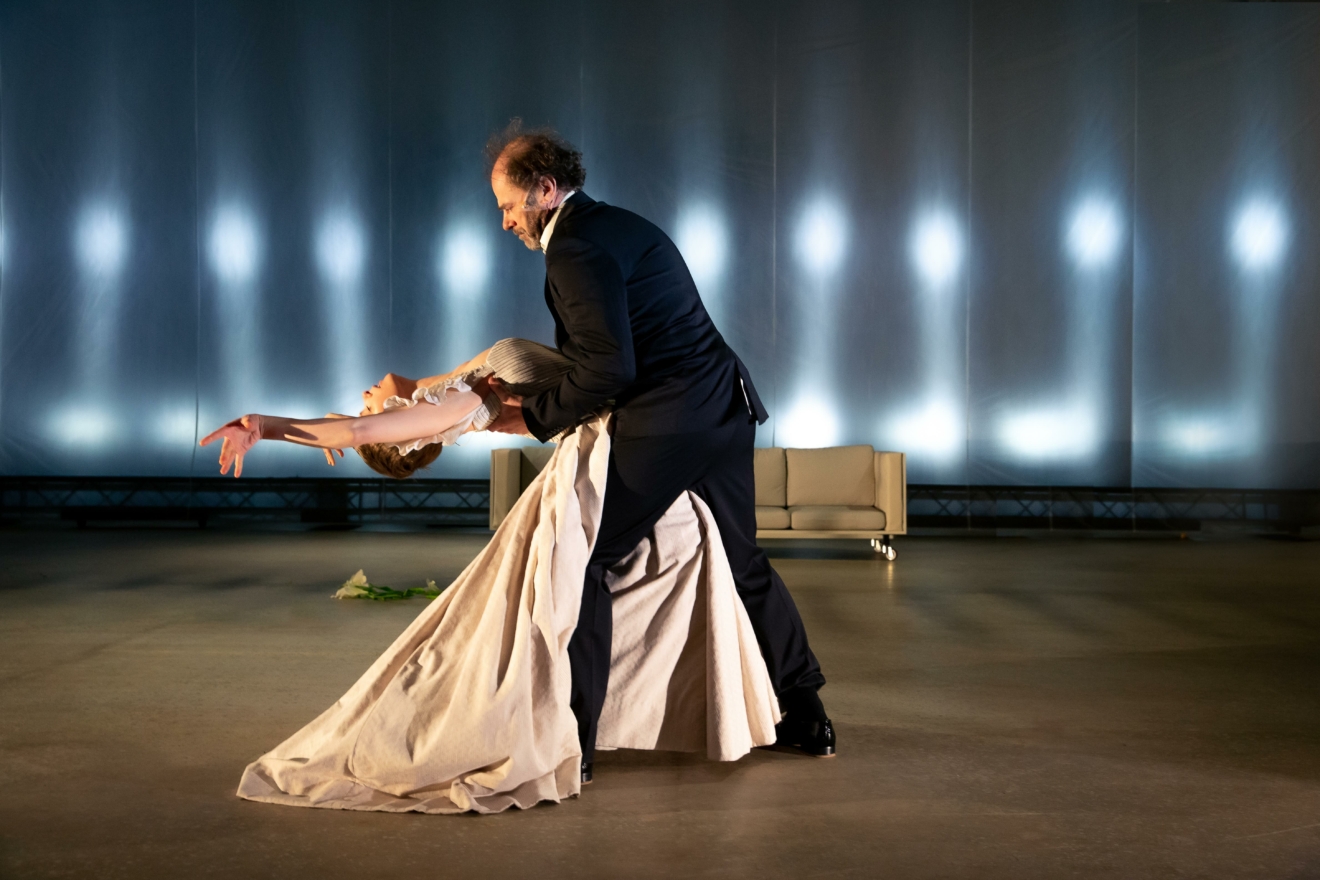 Carme Portaceli et Michael De Cock adaptent Bovary d'après Gustave Flaubert au Théâtre Nanterre-Amandiers