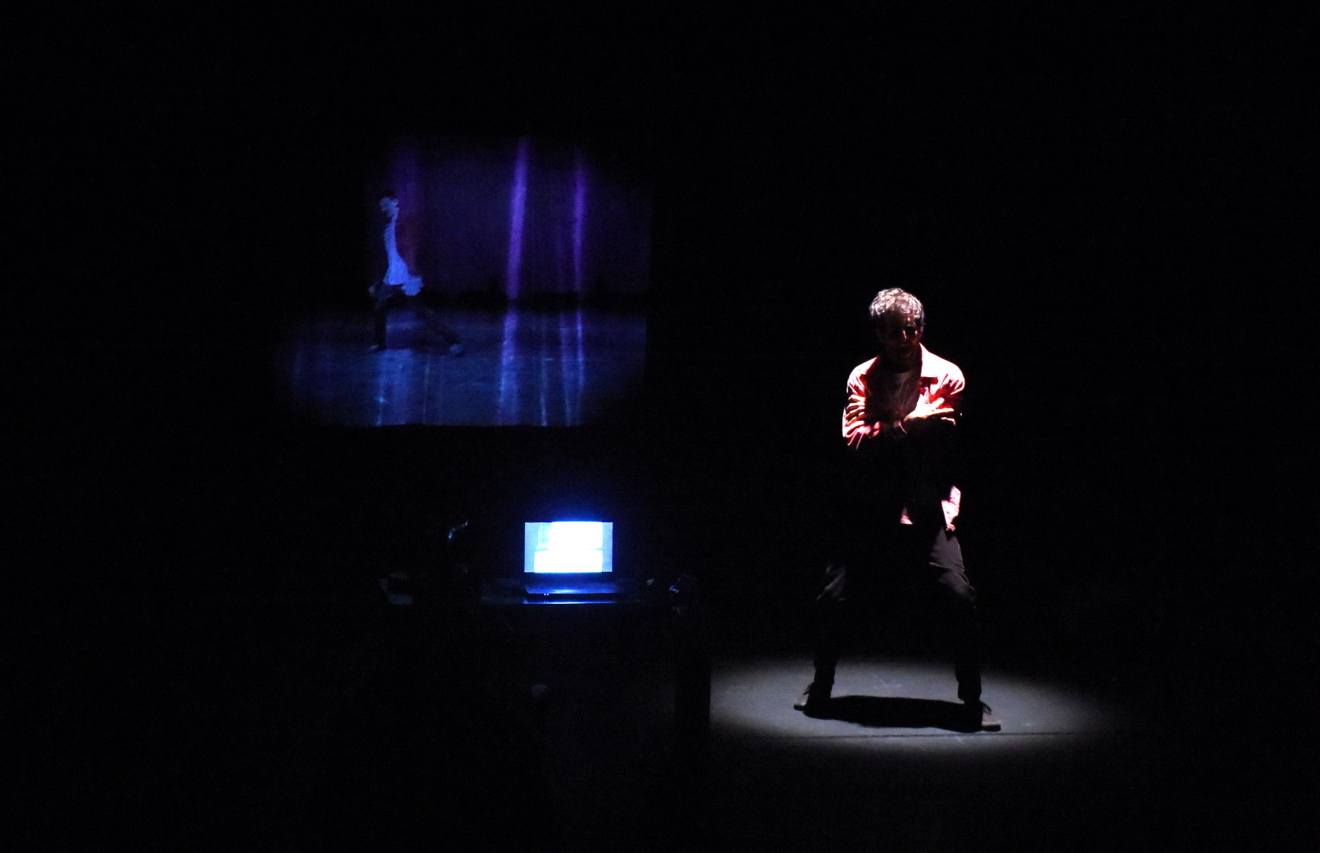 Julien Moreau dans Lopakhine danse à Paris de Liza Machover
