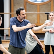 Hofesh Shechter en répétition de Red Carpet