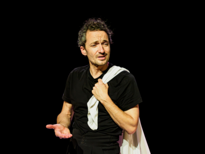 Les Paillettes de leur vie ou la paix déménage de Mickaël Délis