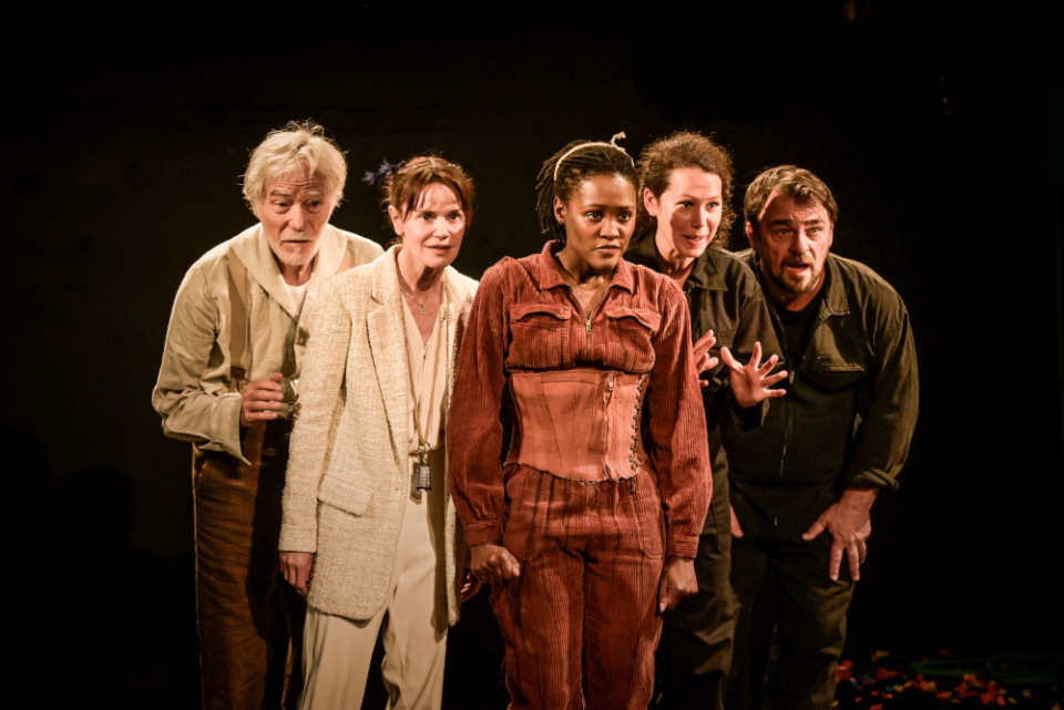 Sophie Bricaire crée Pinocchio Créature d’après Carlo Collodi avec Claïna Clavaron au Studio-Théâtre de la Comédie-Française