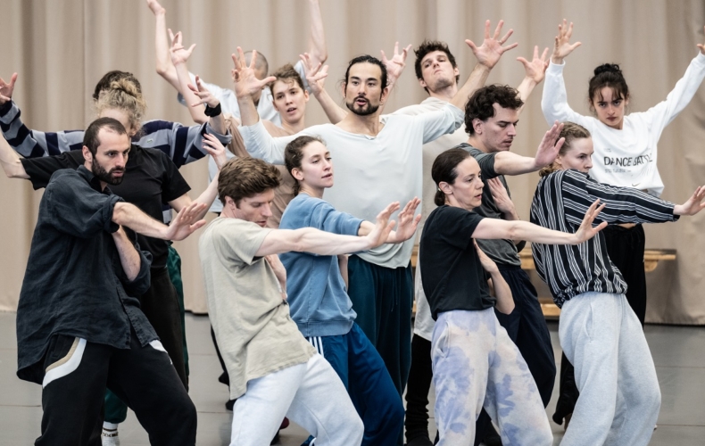 Répétition de Red Carpet Hofesh Shechter avec le ballet de l'Opéra national de Paris photo Julien Benhamou OnP