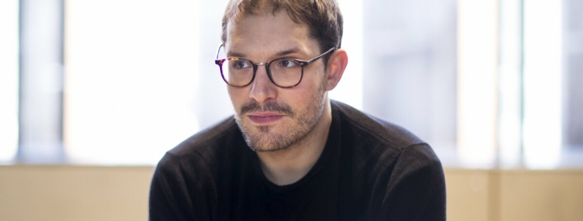 Robert Icke photo Bewerkt Dim