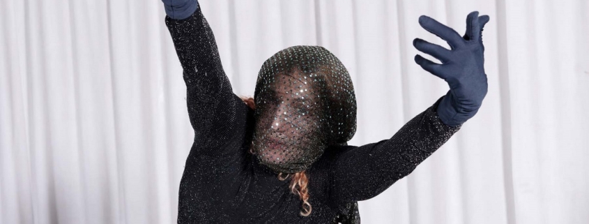 Victoria Côté Péléja dans Onion Man