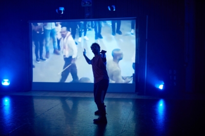 Within this Party de Amir Sabra © Maurice Gunning