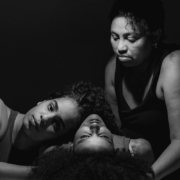 Zena Moussa, Tenei Ahmad, Rania Jamal dans When I saw the sea