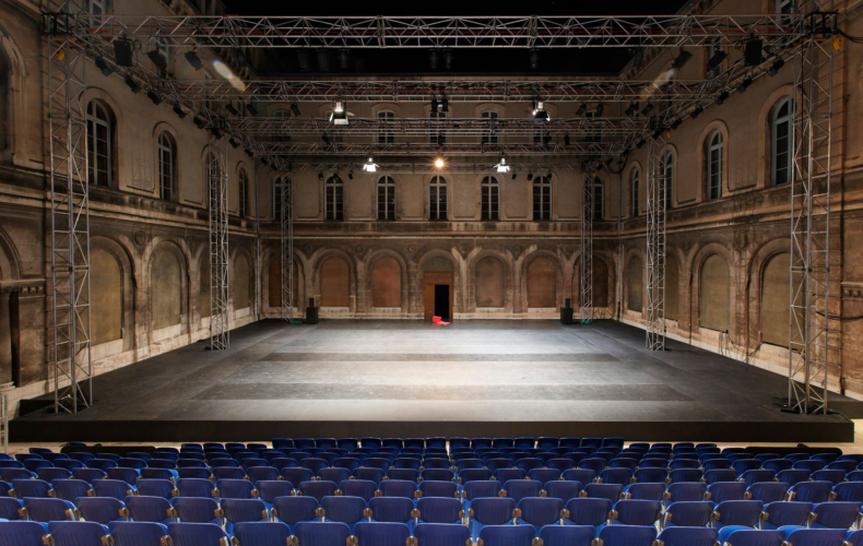 Cour du Lyée Saint Joseph photo Christophe Raynaud de Lage