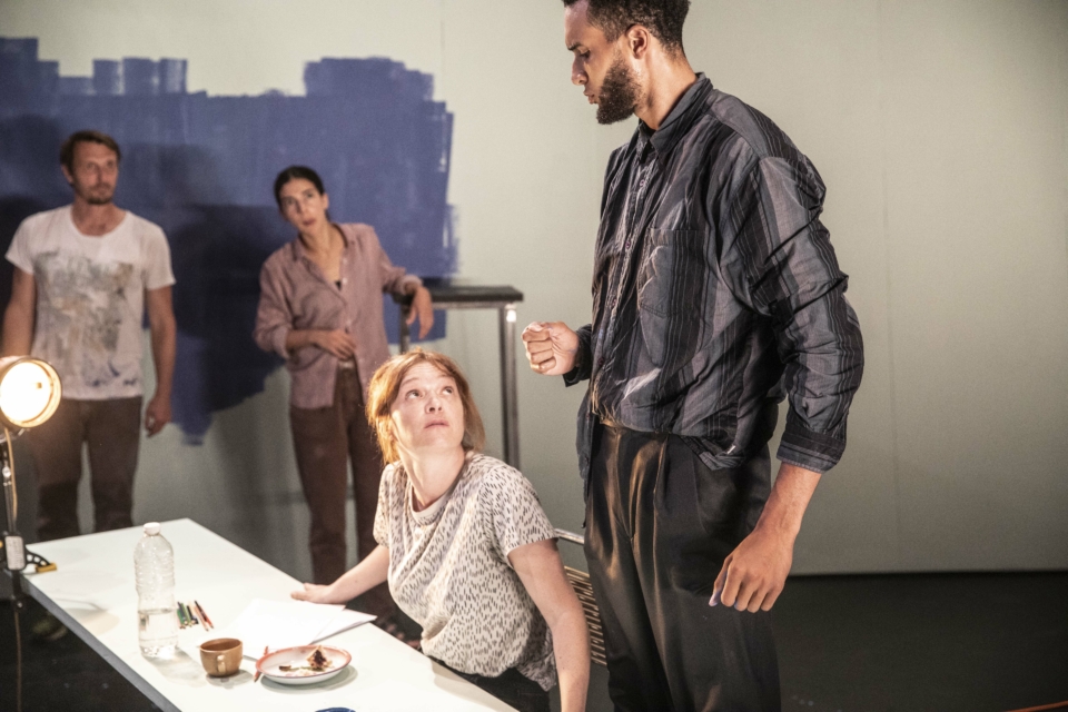 Adrien Béal met en scène Dialogue avec ce qui se passe de Nicolas Doutey