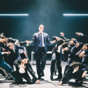 Figures in Extinction de Crystal Pite et Simon McBurney avec le Nederlands Dans Theater