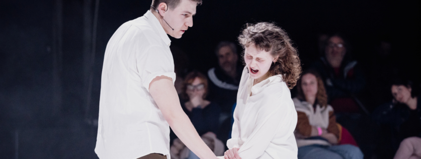 Julien Gosselin crée Musée Duras au Printemps des Comédiens