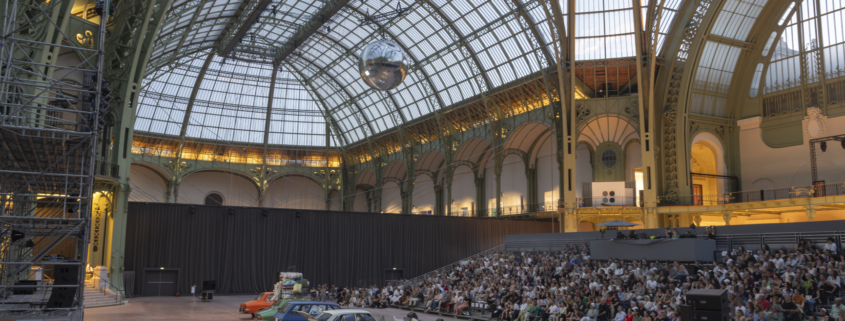 Mohamed El Khatib s'installe dans la Nef du Grand Palais avec Le grand palais de ma mère
