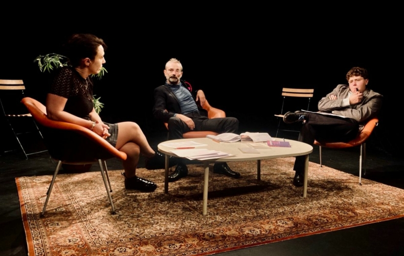 Anne-Sophie Pauchet crée La lente et difficile agonie du crapaud buffle sur le socle patriarcal au Festival Off d'Avignon 2025