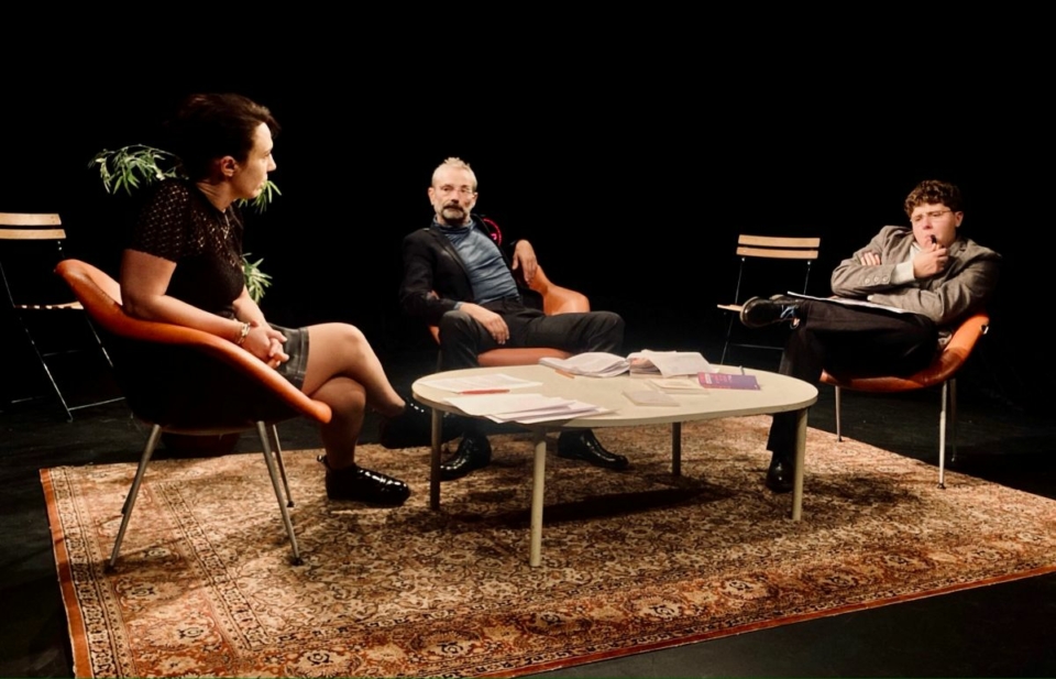 Anne-Sophie Pauchet crée La lente et difficile agonie du crapaud buffle sur le socle patriarcal au Festival Off d'Avignon 2025