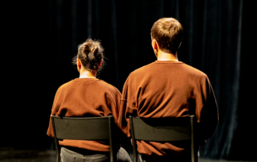 Nicolas Chaigneau et Claire Laureau présentent Derrière au Festival Off d'Avignon 2025